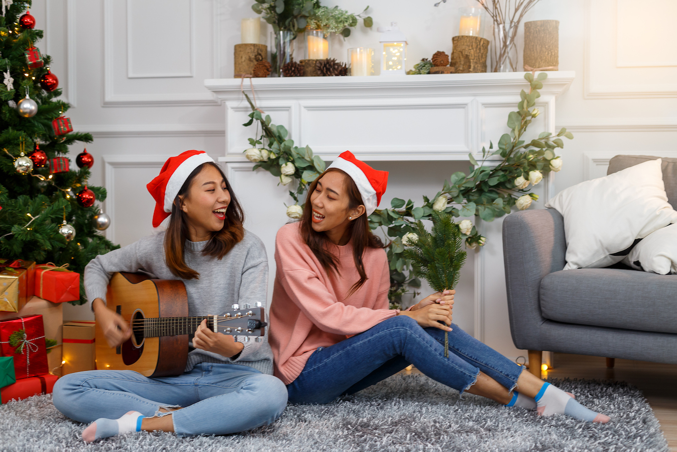 Women singing on Christmas