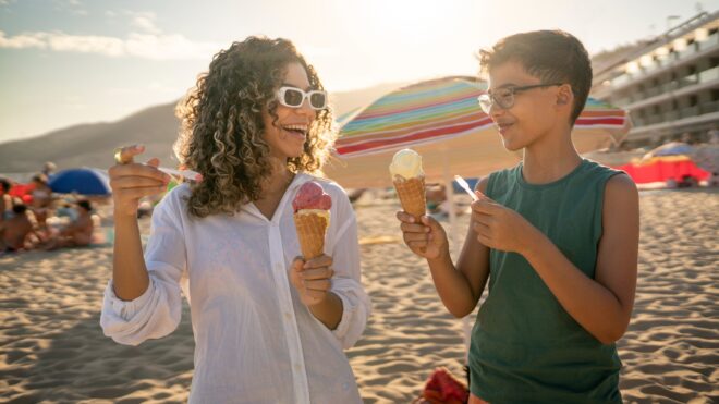 iStock-1479456077 Family vacation with teens